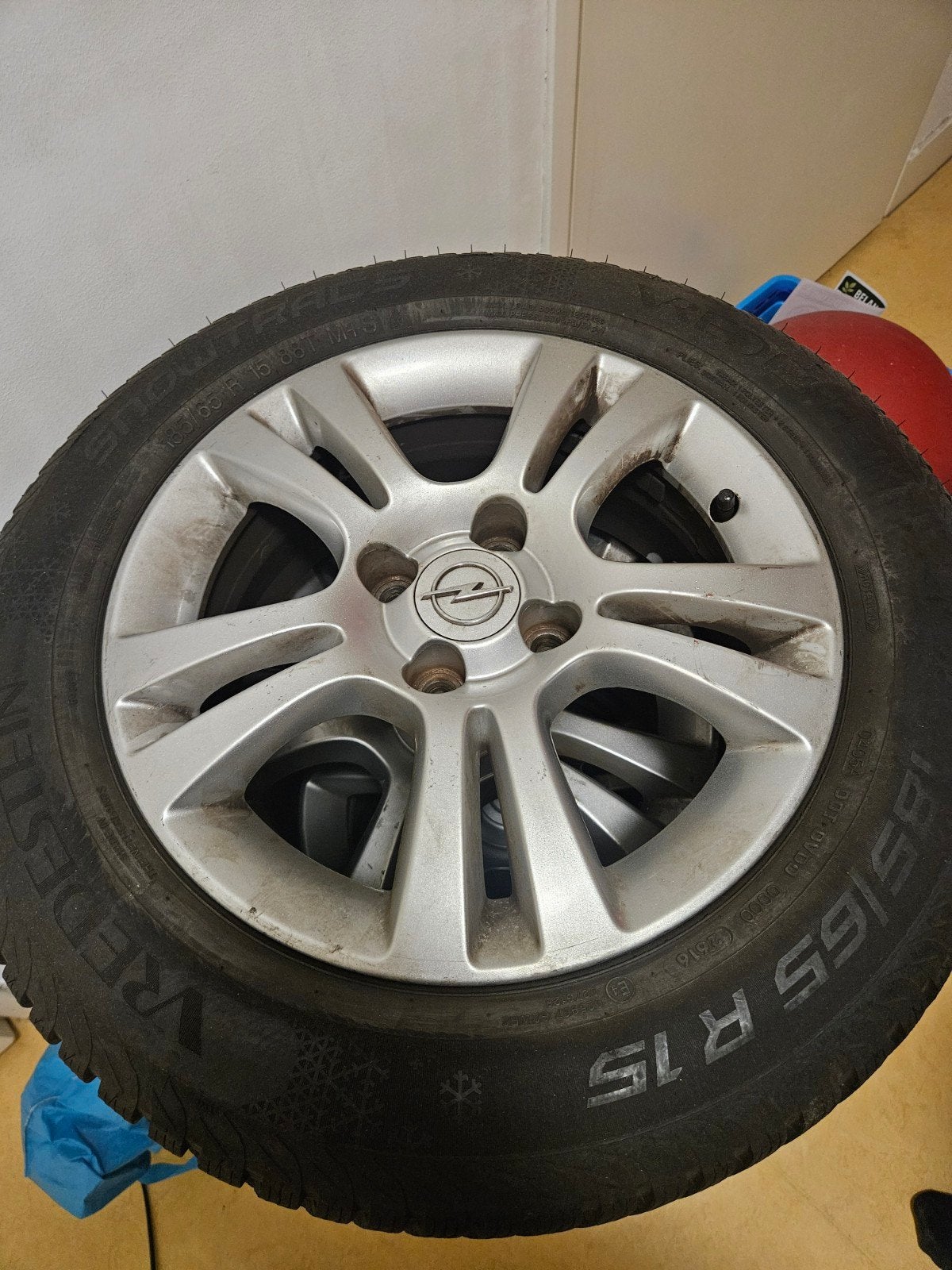 Vredestein banden met Opel velgen 185/65 R15, Ophalen, Gebruikt, 15 inch, Banden en Velgen