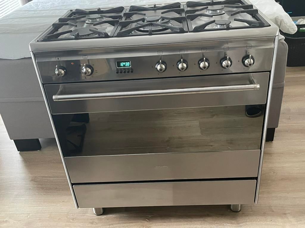 Smeg fornuis 5 pits hetelucht oven 80 cm breed, Ophalen of Verzenden, Zo goed als nieuw