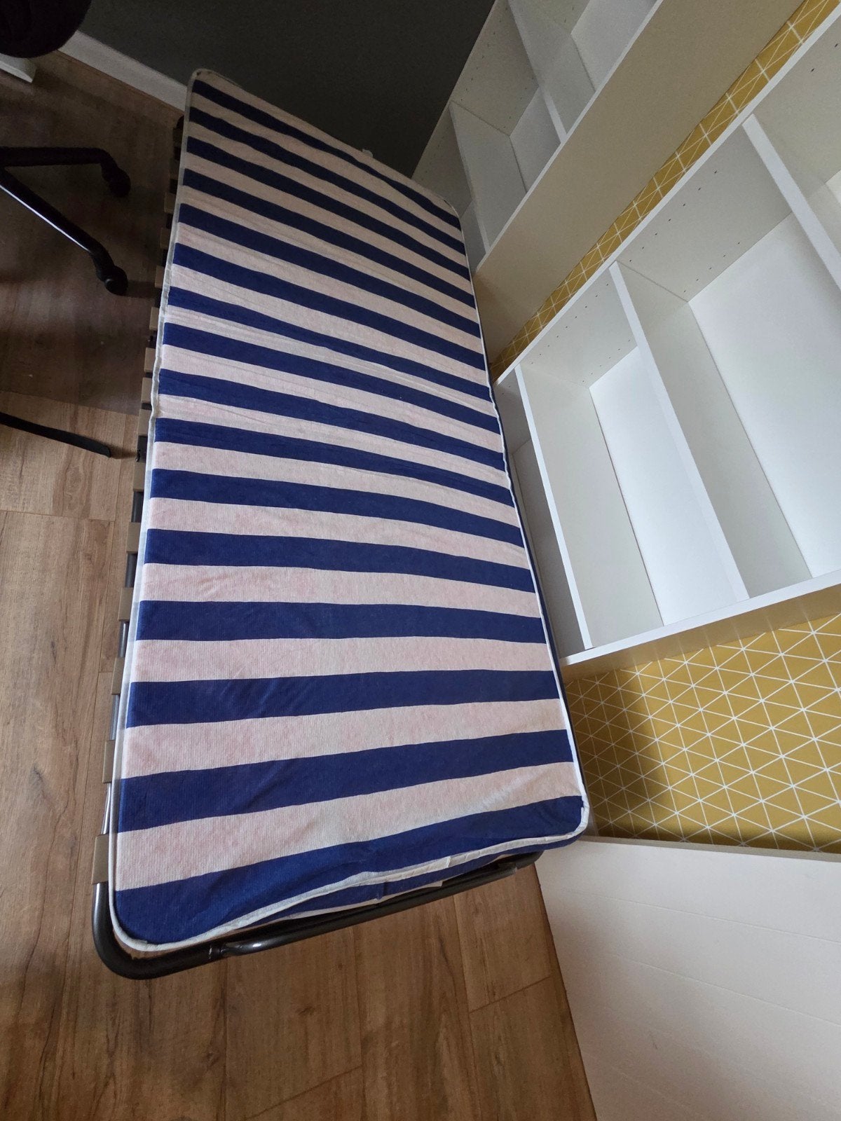 Opklapbed opklapbaar bed, Ophalen, Eenpersoons, Zo goed als nieuw, 80 cm