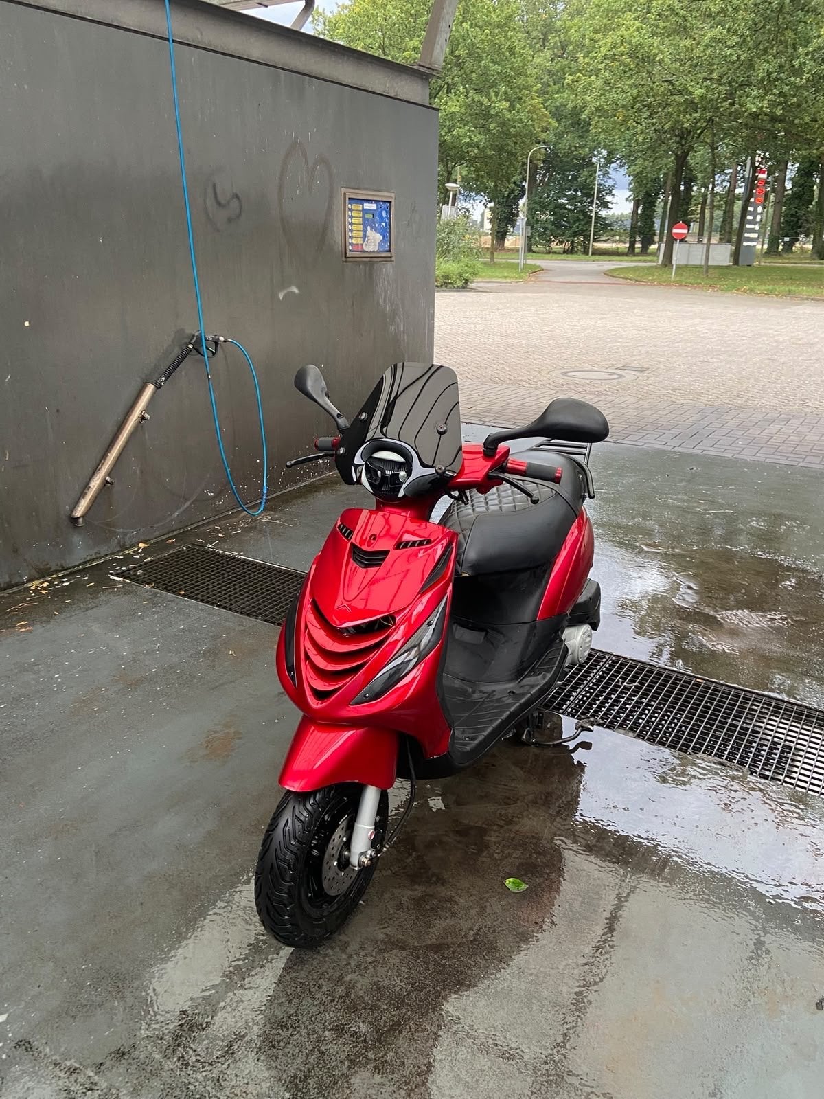 Piaggio Zip 4T 2020- Rood - Goed onderhouden, Fietsen en Brommers, Ophalen, Gebruikt, Zip, Benzine