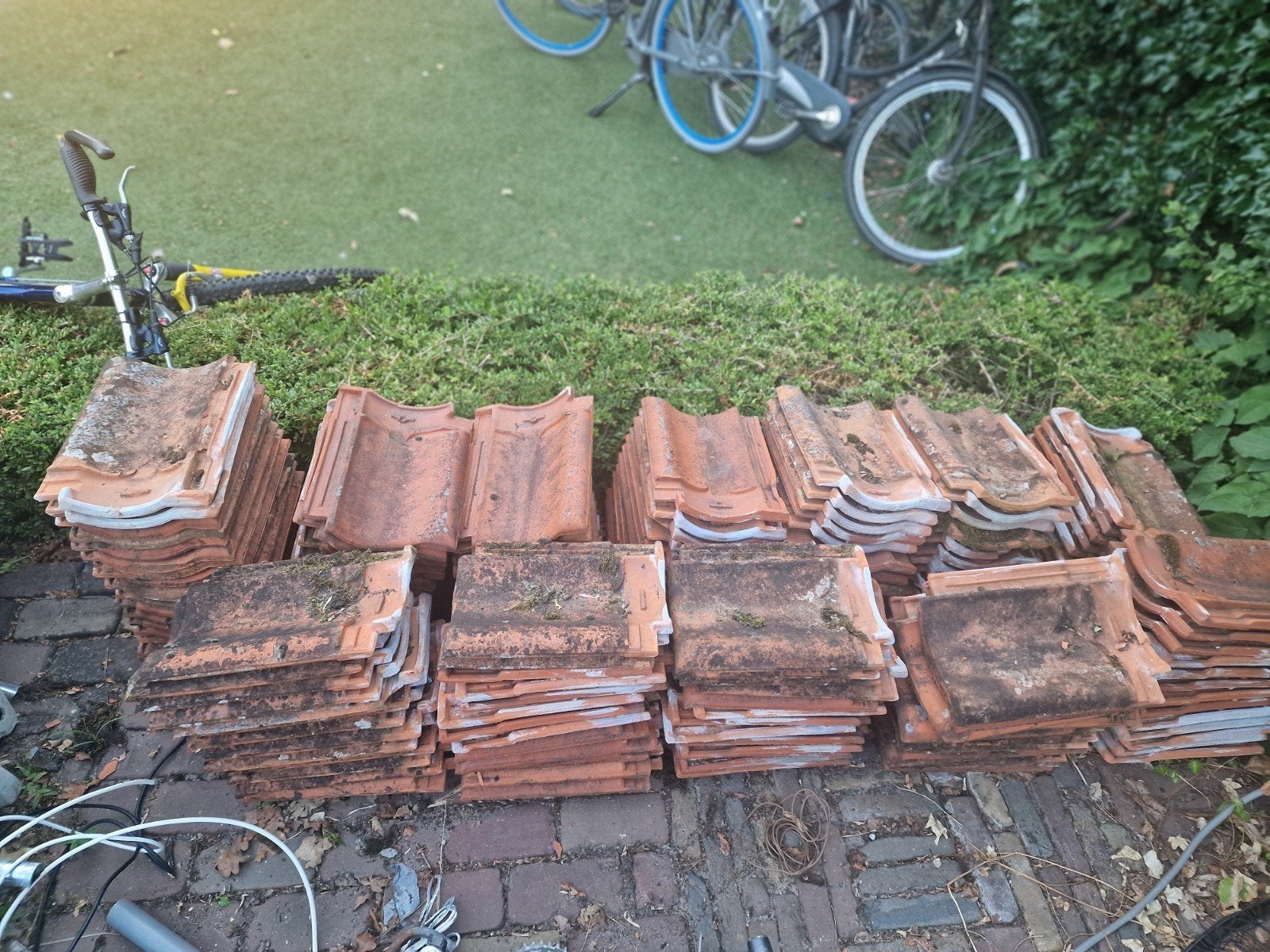 Gratis gebruikte dakpannen, Teuven Holland, ca. 15 m², Ophalen, Gebruikt, Steen of Klei, 15 m² of meer