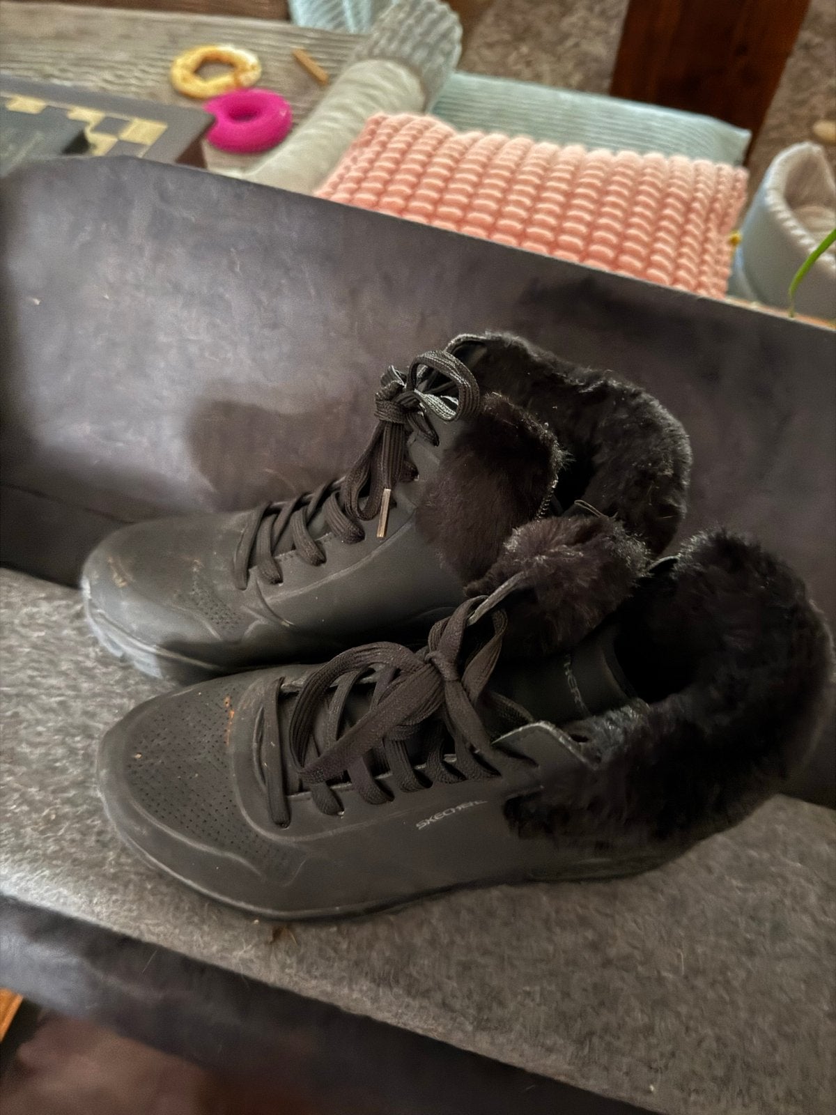 Skechers zwarte waterdichte bont gevoerde laarzen mt 38, Zwart, Lage of Enkellaarzen, Ophalen of Verzenden, Zo goed als nieuw