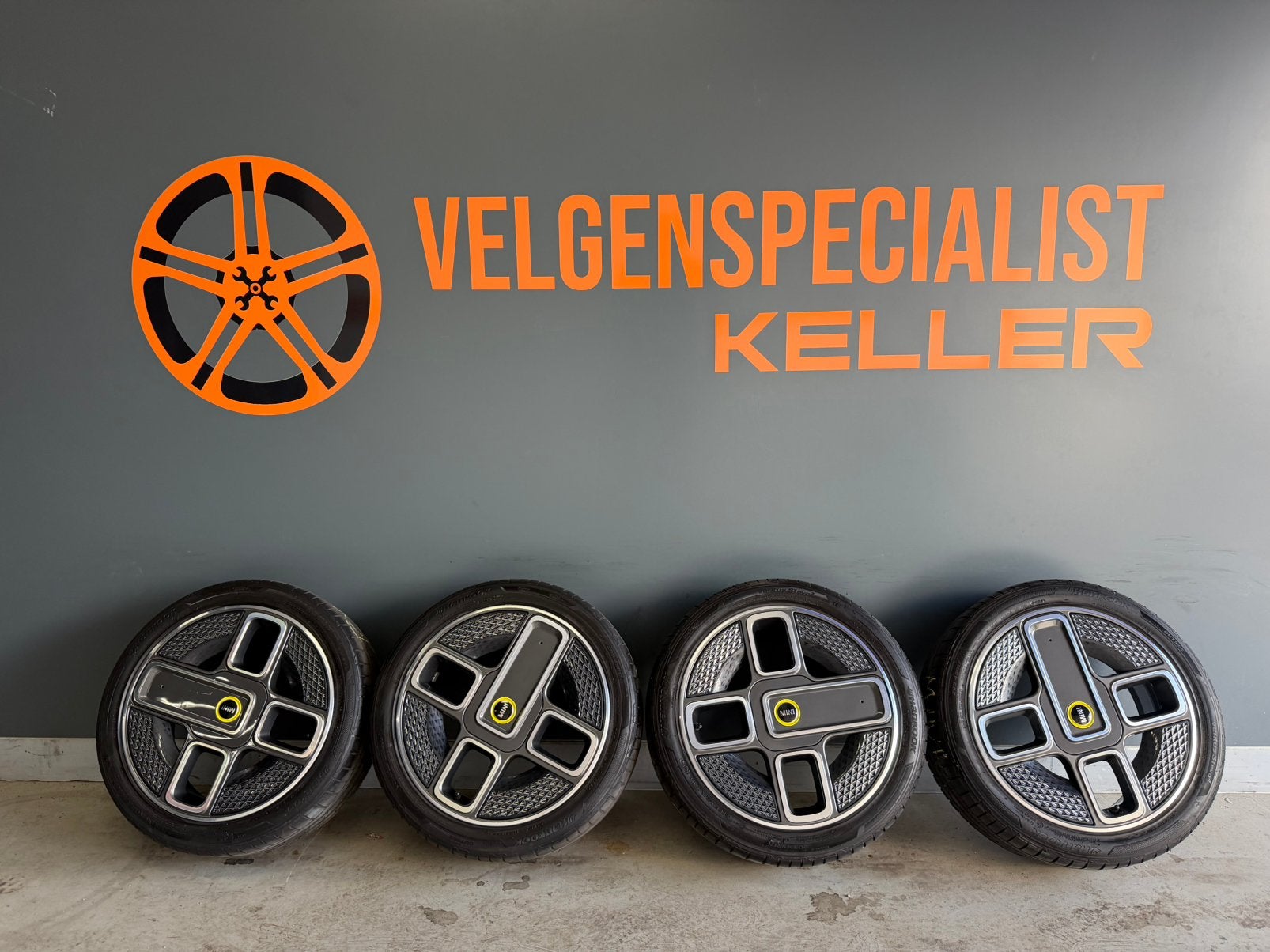 Mini Cooper / S / One / Cabrio F55 F56 F57 737 17 inch Zomer, Ophalen of Verzenden, 17 inch, Zomerbanden, Banden en Velgen