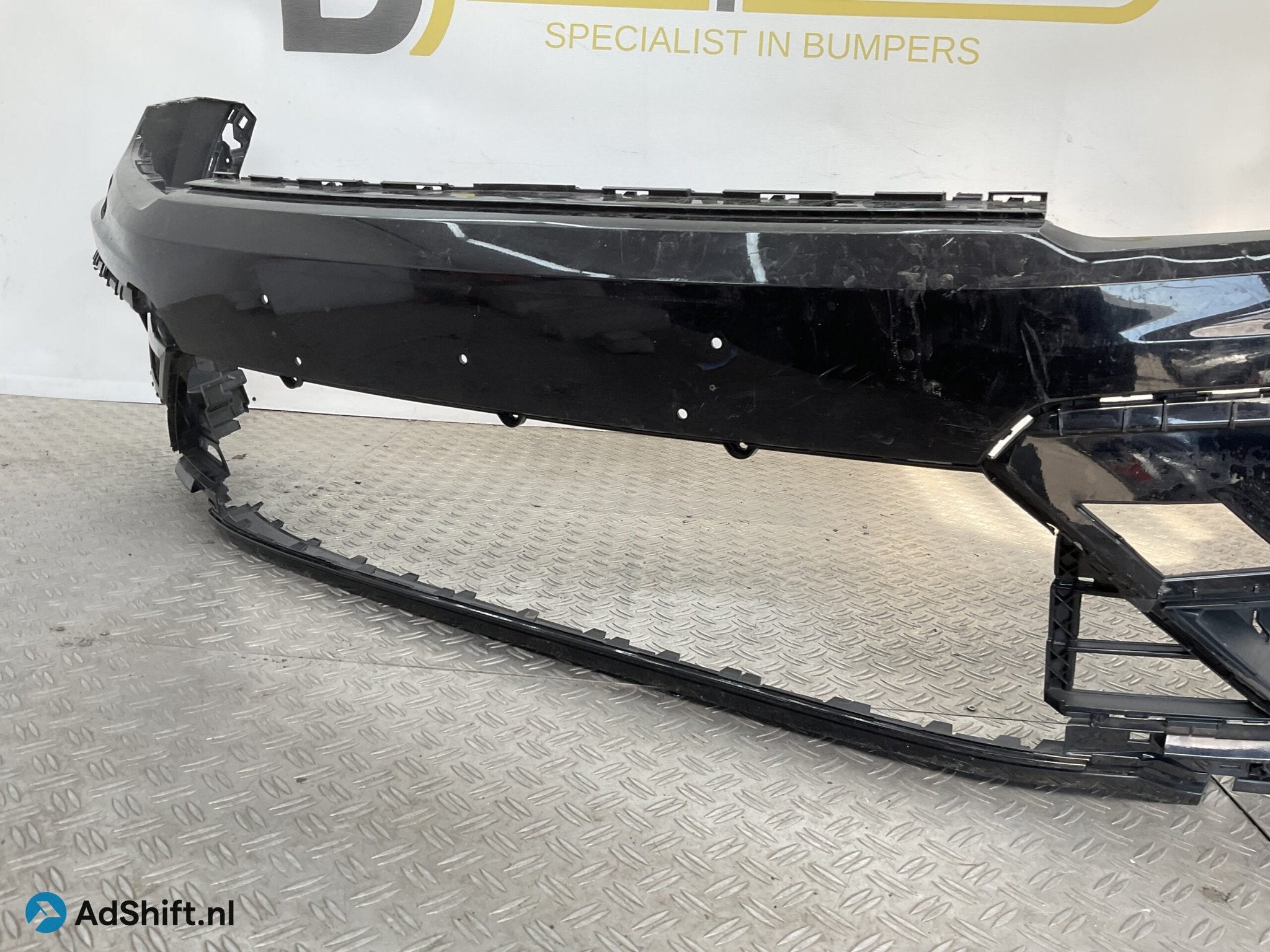 Bumper Volkswagen Tiguan 5NN R line R-Line kls pdc 5NN807221, Auto-onderdelen, Carrosserie en Plaatwerk, Bumper