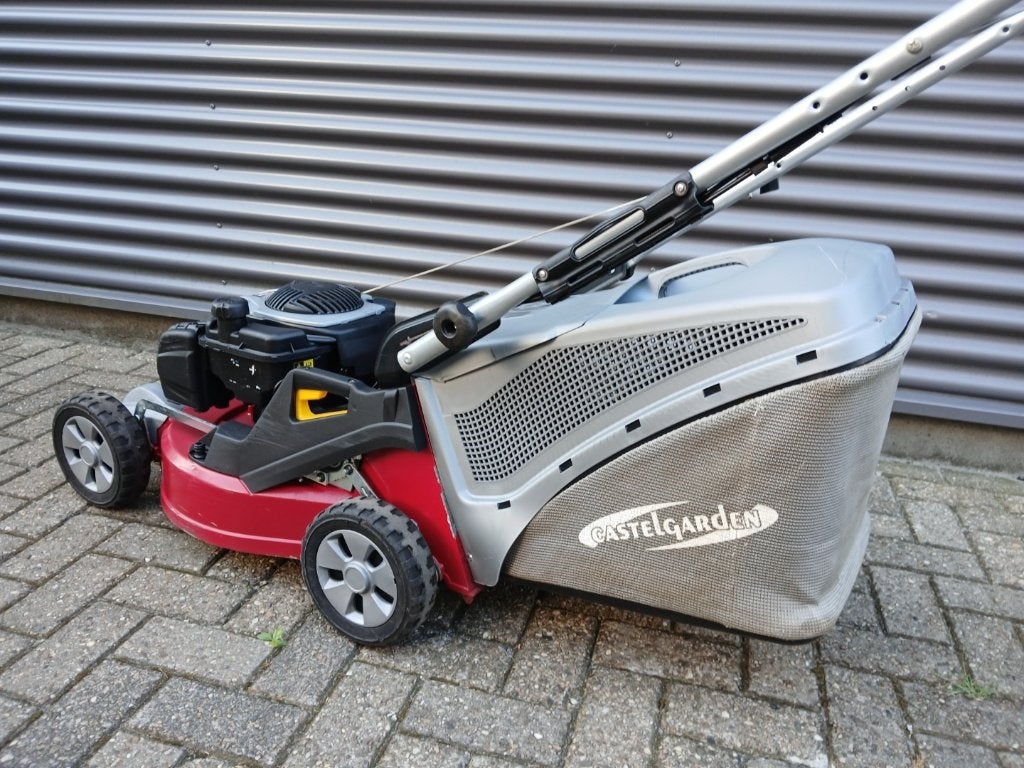 Castelgarden motormaaier 51 cm zelfrijdend, aluminium, Ophalen, Cirkelmaaier, Zo goed als nieuw, Benzine-grasmaaier