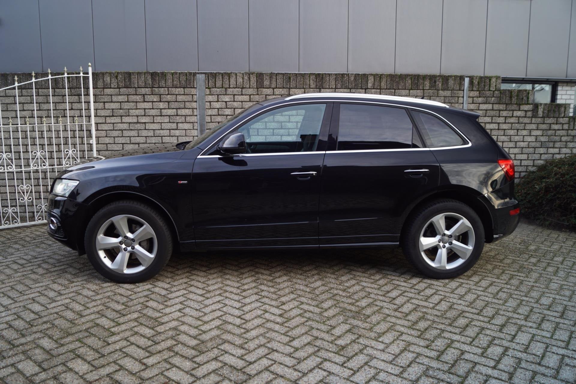 Audi Q5 2.0 TFSI Quattro S Line Autom Panodak Half Leder/Sto, Automaat, Gebruikt, 4 cilinders, Leder en Stof