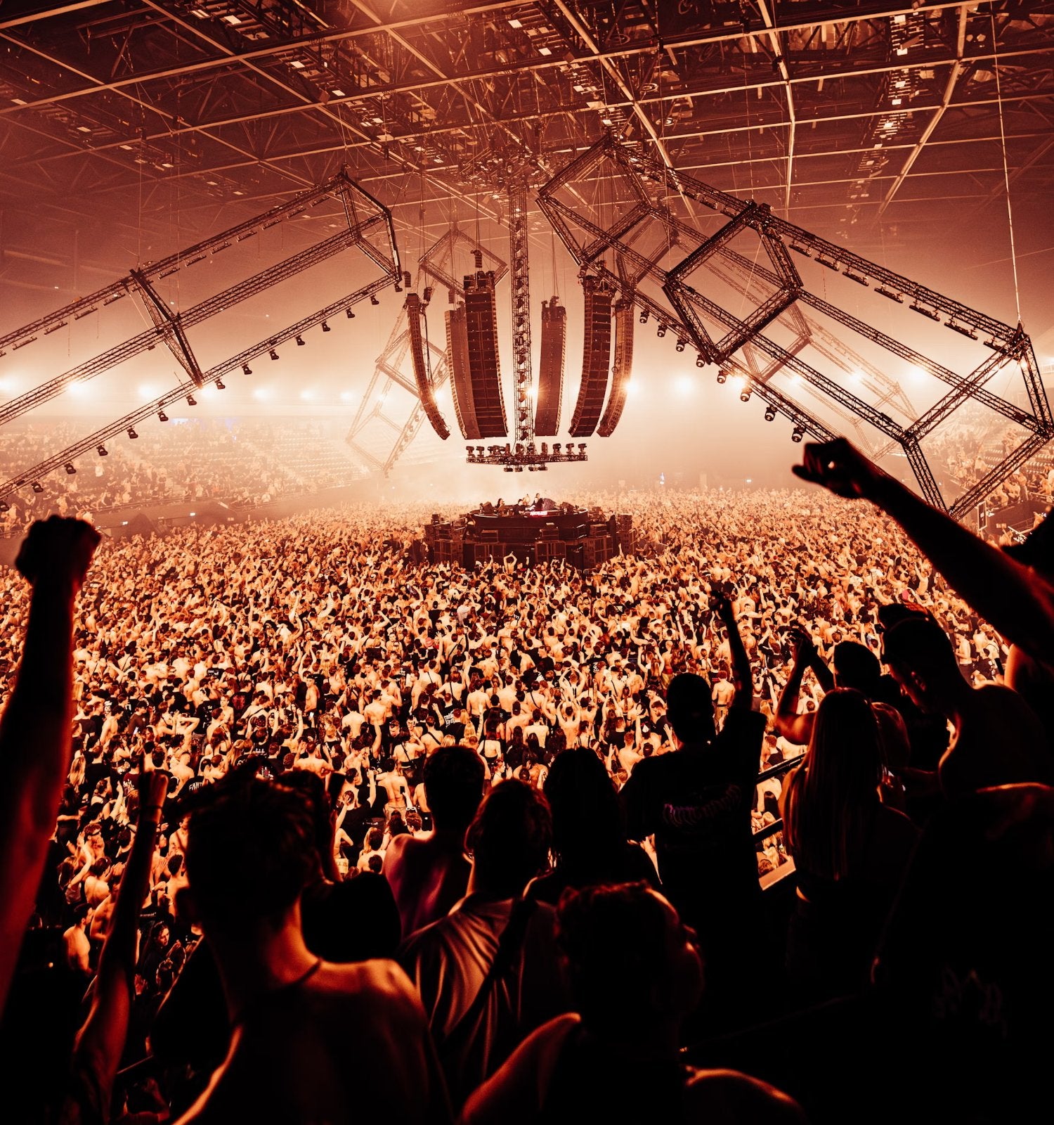 Ticket gezocht Rotterdam Rave 29 augustus, Eén persoon