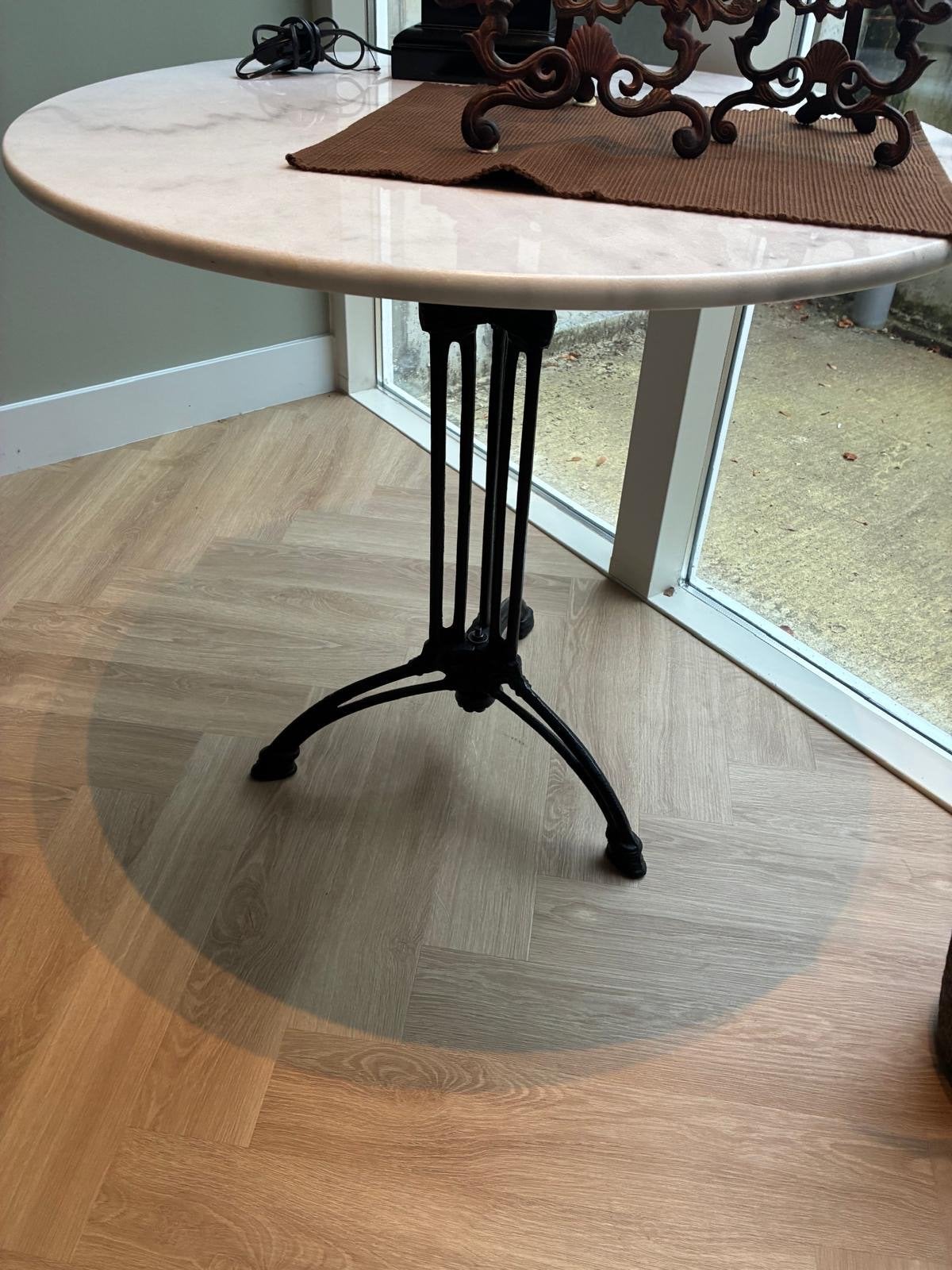 Marmeren tafel met gietijzeren poot - Dia 60 cm H 75, Ophalen, Overige materialen, Rond, 50 tot 100 cm
