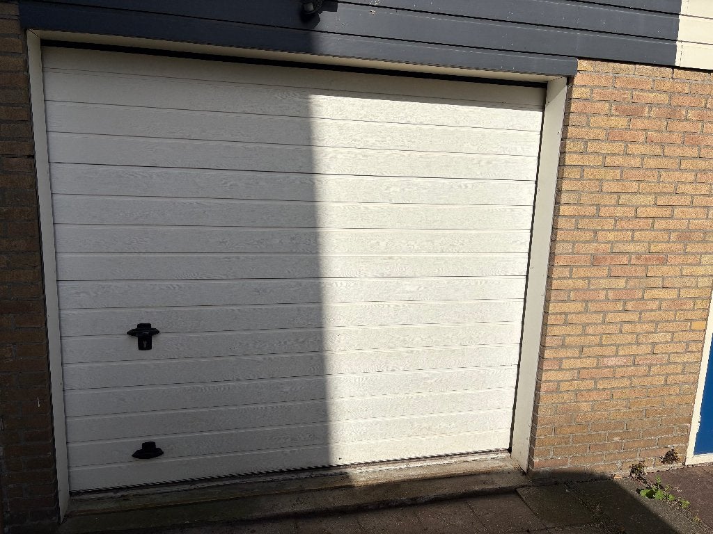 Elektrische garagedeur sectionaal, Ophalen, Kunststof, Gebruikt, Garagedeur