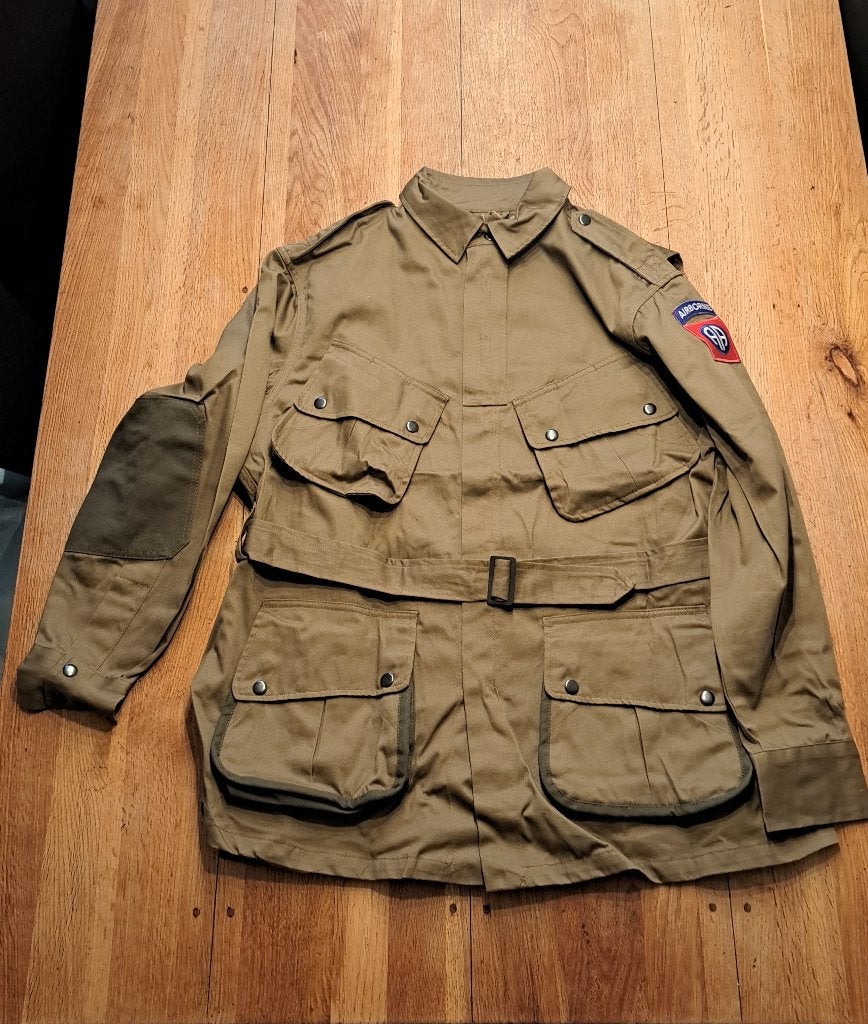 US Army Airborne M42 Tunic en Trousers Set, Verzamelen, Verzenden, Landmacht, Amerika, Kleding of Schoenen