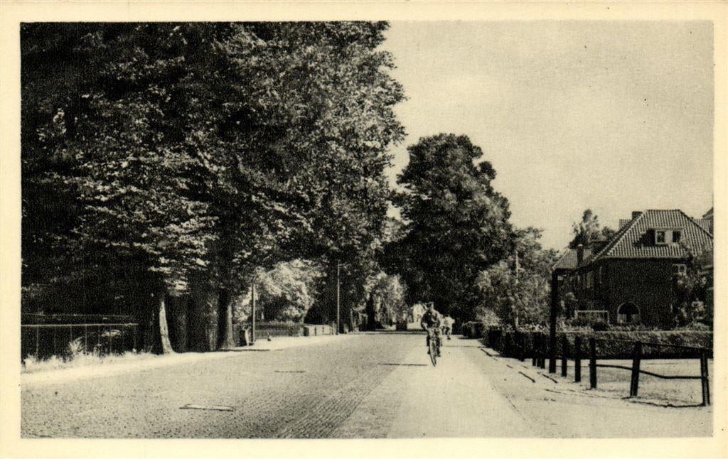 Keppelscheweg, Doetinchem - fietser - 1956 gelopen, Verzamelen, Ansichtkaarten | Nederland, Ophalen of Verzenden, Voor 1920, Gelopen