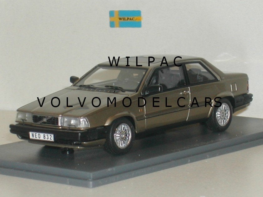 Volvo 780 . Bertone 1988 1:43 in champagne beige metallic ., Ophalen of Verzenden, Nieuw, Auto, Overige merken