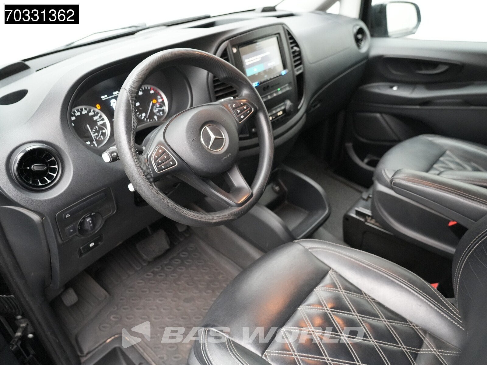 Mercedes Vito 116 Automaat L3H1 Black Edition 160PK Trekhaak, Auto's, Automaat, Gebruikt, Euro 6, 4 cilinders