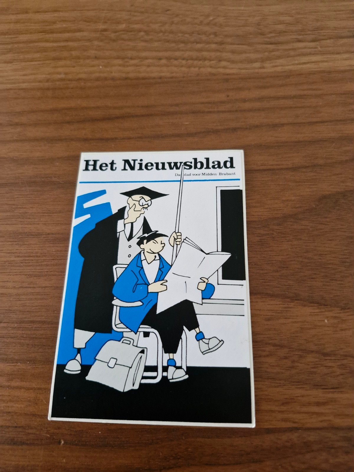 564 Vintage sticker Het Nieuwsblad - Dagblad voor Midden Bra, Ophalen of Verzenden, Gebruikt, Overige typen