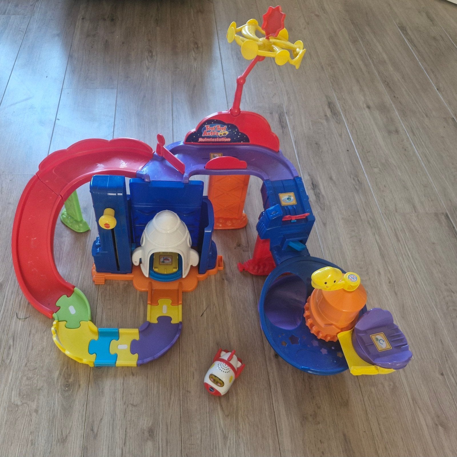 Vtech Toet Toet Auto's Ruimtestation met Ruben Ruimteschip, Kinderen en Baby's, Speelgoed | Vtech, Ophalen of Verzenden, Zo goed als nieuw