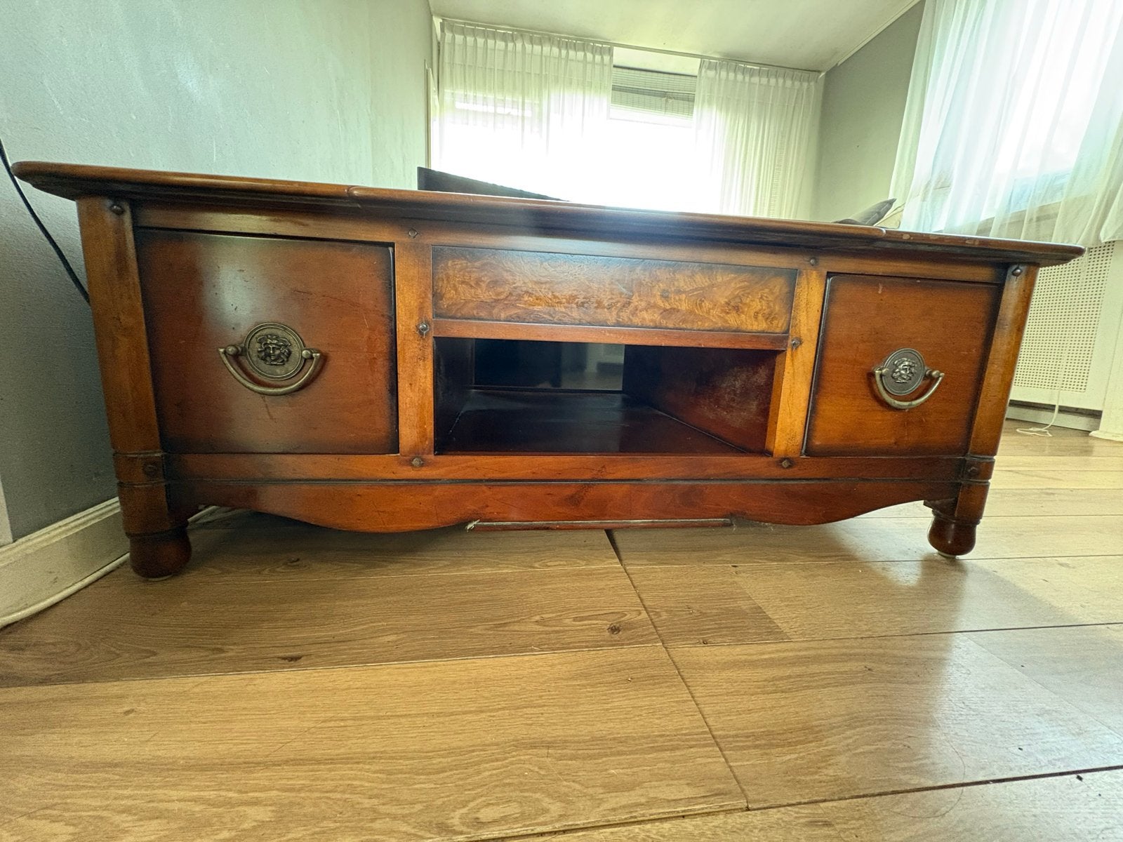 Kersenhouten salontafel met marmeren inleg, Ophalen, Gebruikt, 100 tot 150 cm, 50 tot 100 cm