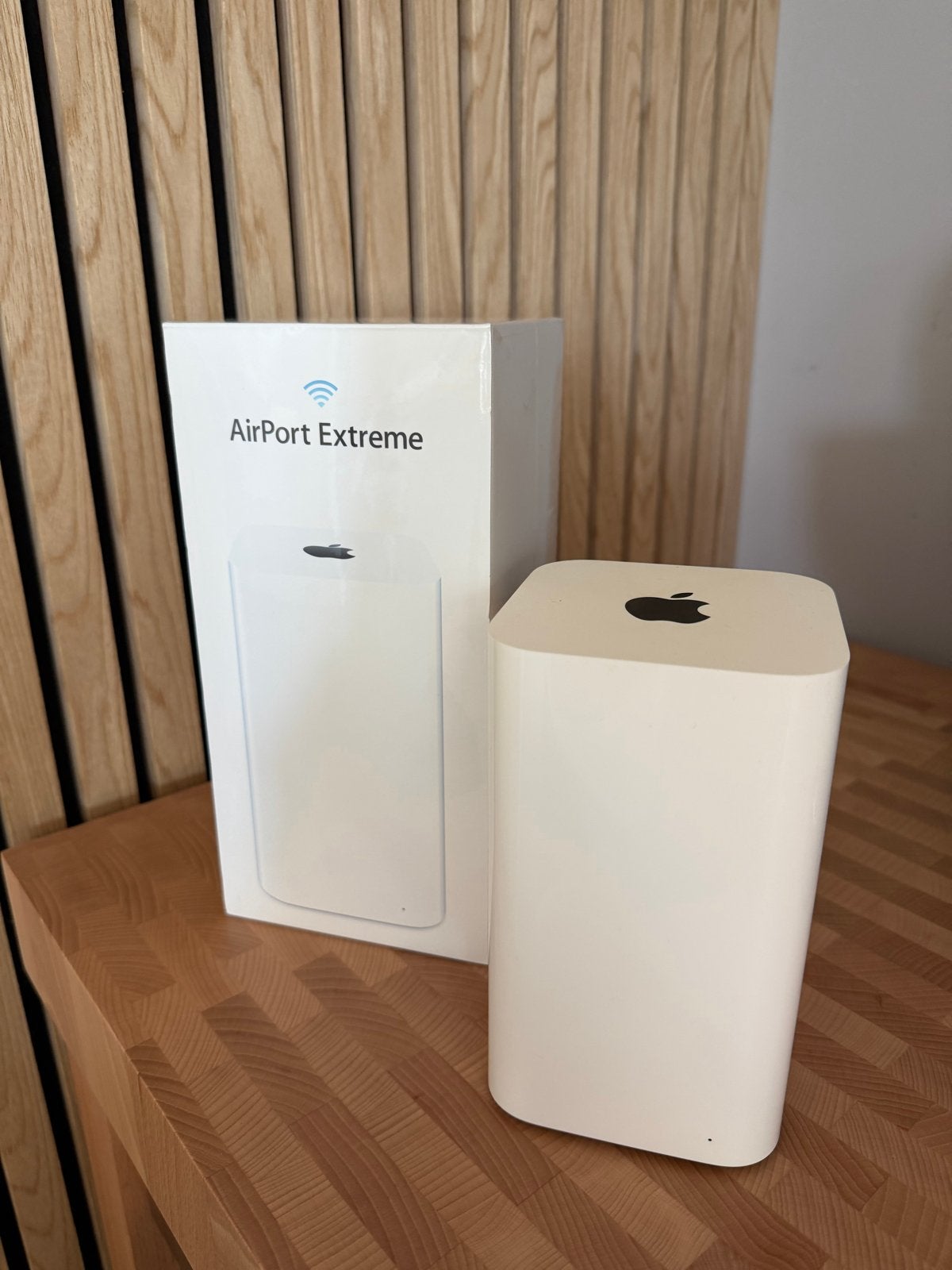 Apple AirPort Extreme (A1521)- Draadloze Router, Computers en Software, Routers en Modems, Ophalen of Verzenden, Zo goed als nieuw