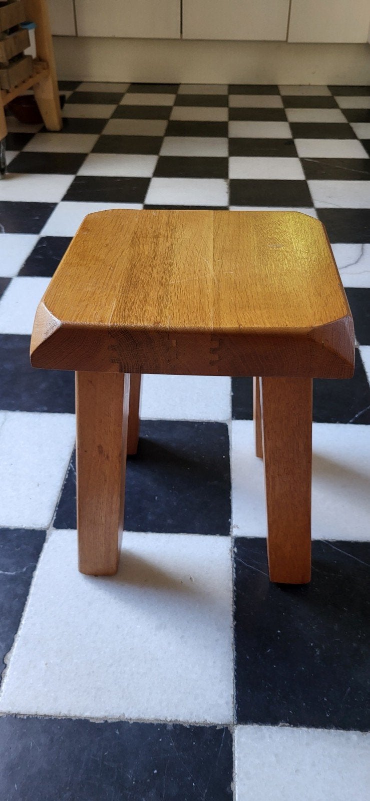 Massief houten  vintage krukje, Huis en Inrichting, Ophalen, Hout