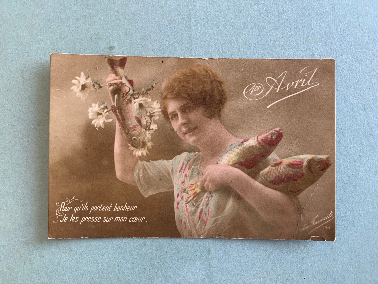 1920 1er Avril - dame met vis, Ophalen of Verzenden, Voor 1920, Gelopen, Feest(dag)