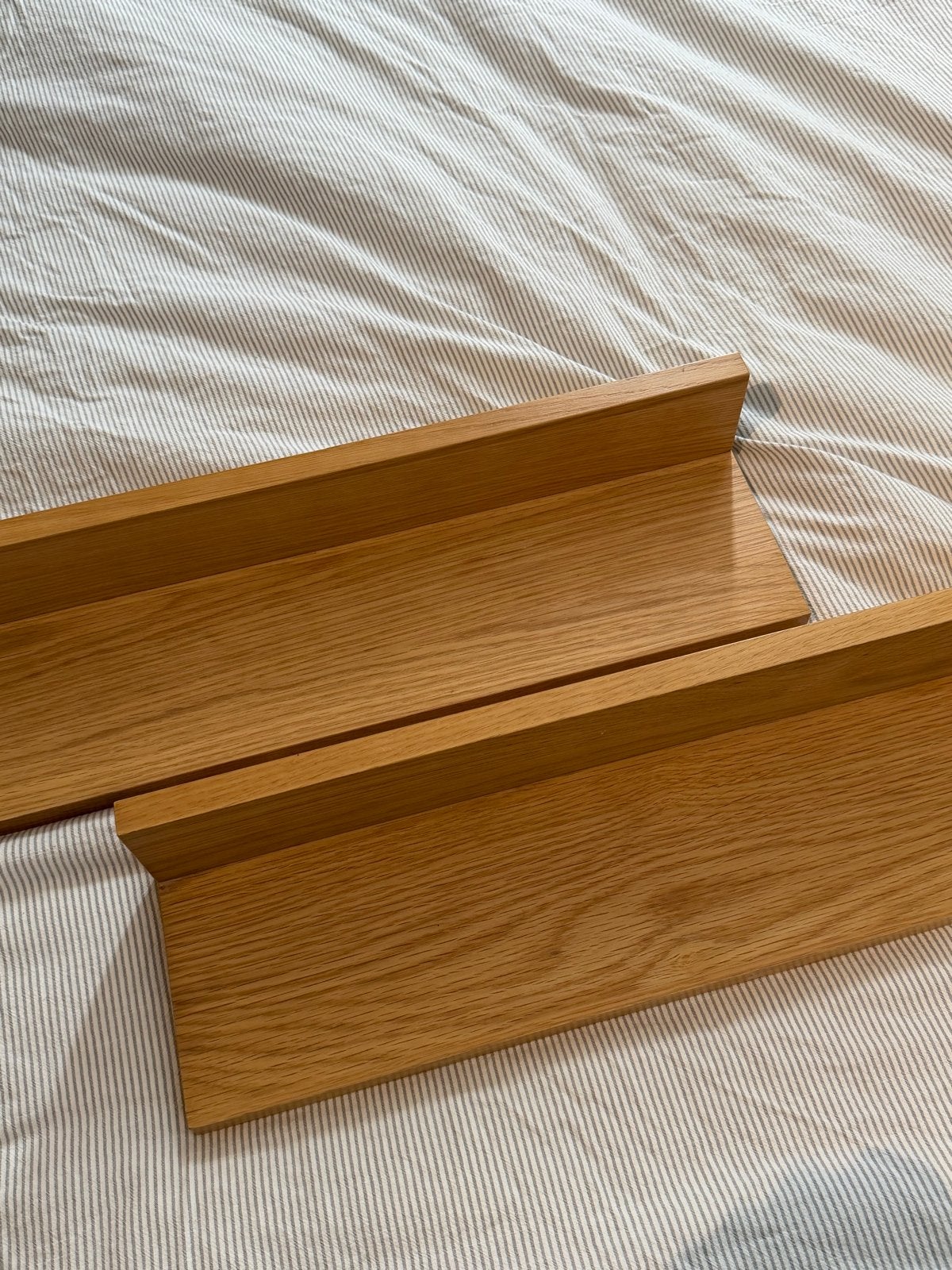 Twee eikenhouten wandplanken, Ophalen, Zo goed als nieuw
