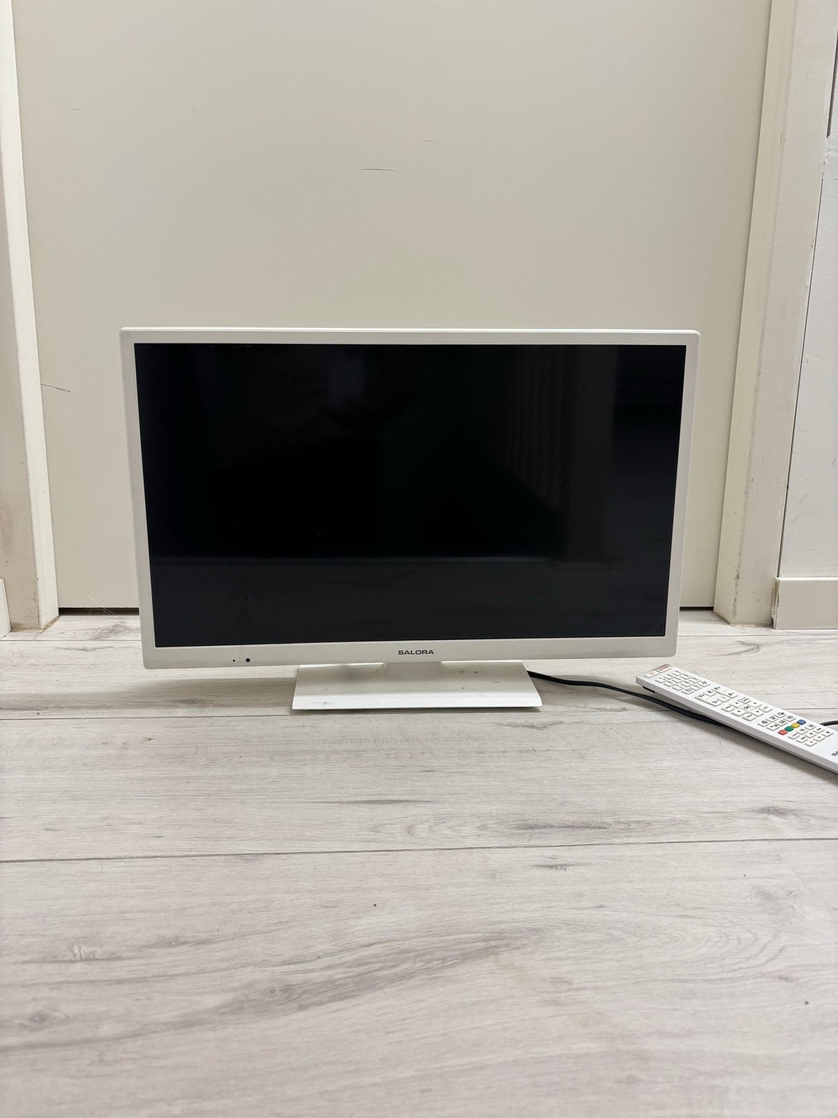 Salora 24 inch LED TV - Wit (24LED9112CSW), 50 Hz, HD Ready (720p), 60 tot 80 cm, Ophalen