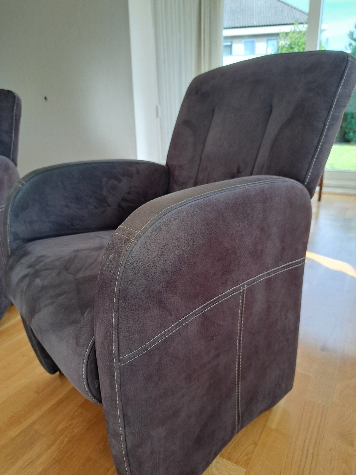 twee stoeltjes, bruin, microleder stof., Ophalen, Minder dan 75 cm, Stof, 50 tot 75 cm