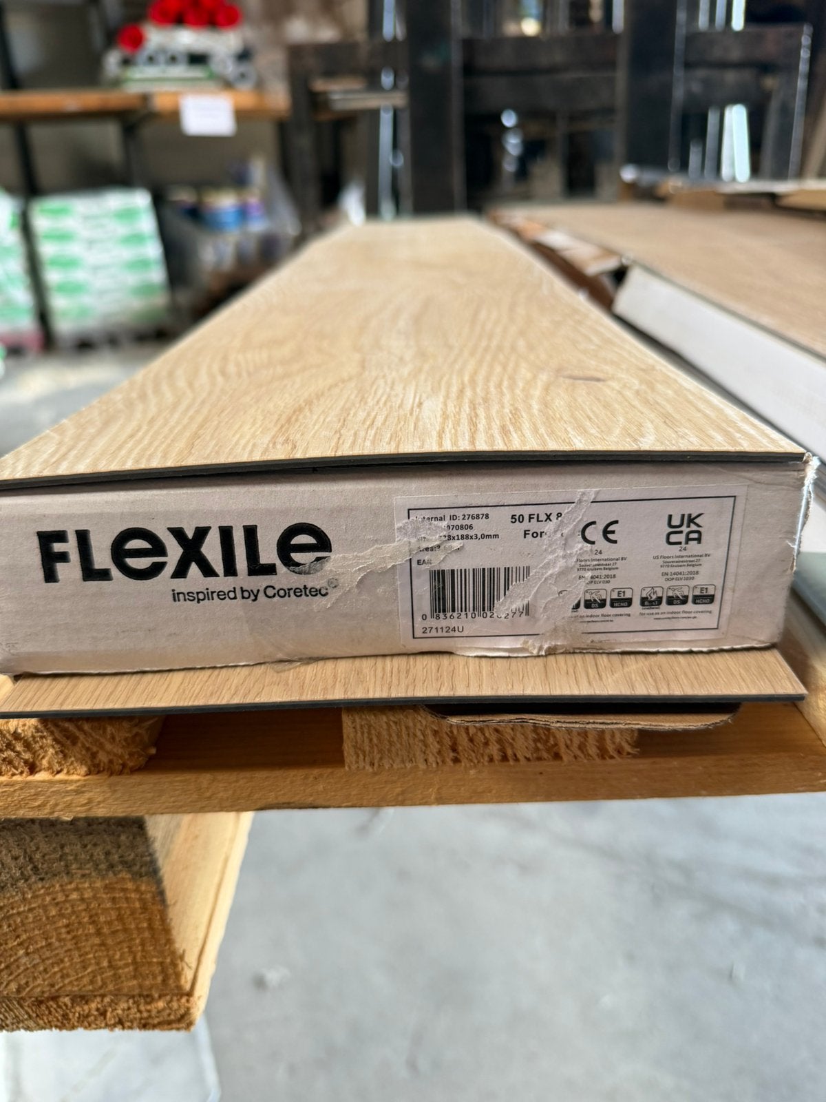 3.69 RESTANT CORETEC PLAK PVC 50 FLX / 805 FOREST, Ophalen, Nieuw, Bruin, Overige typen