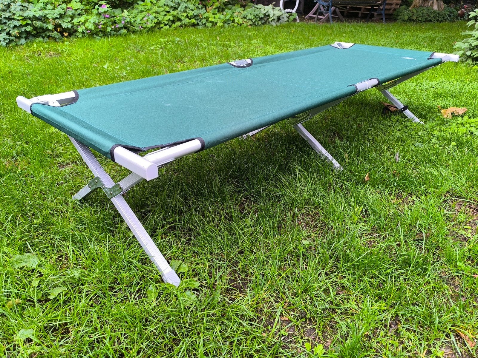 Base Camp stevig aluminium campingbed, Ophalen of Verzenden, Zo goed als nieuw, Campingstoel