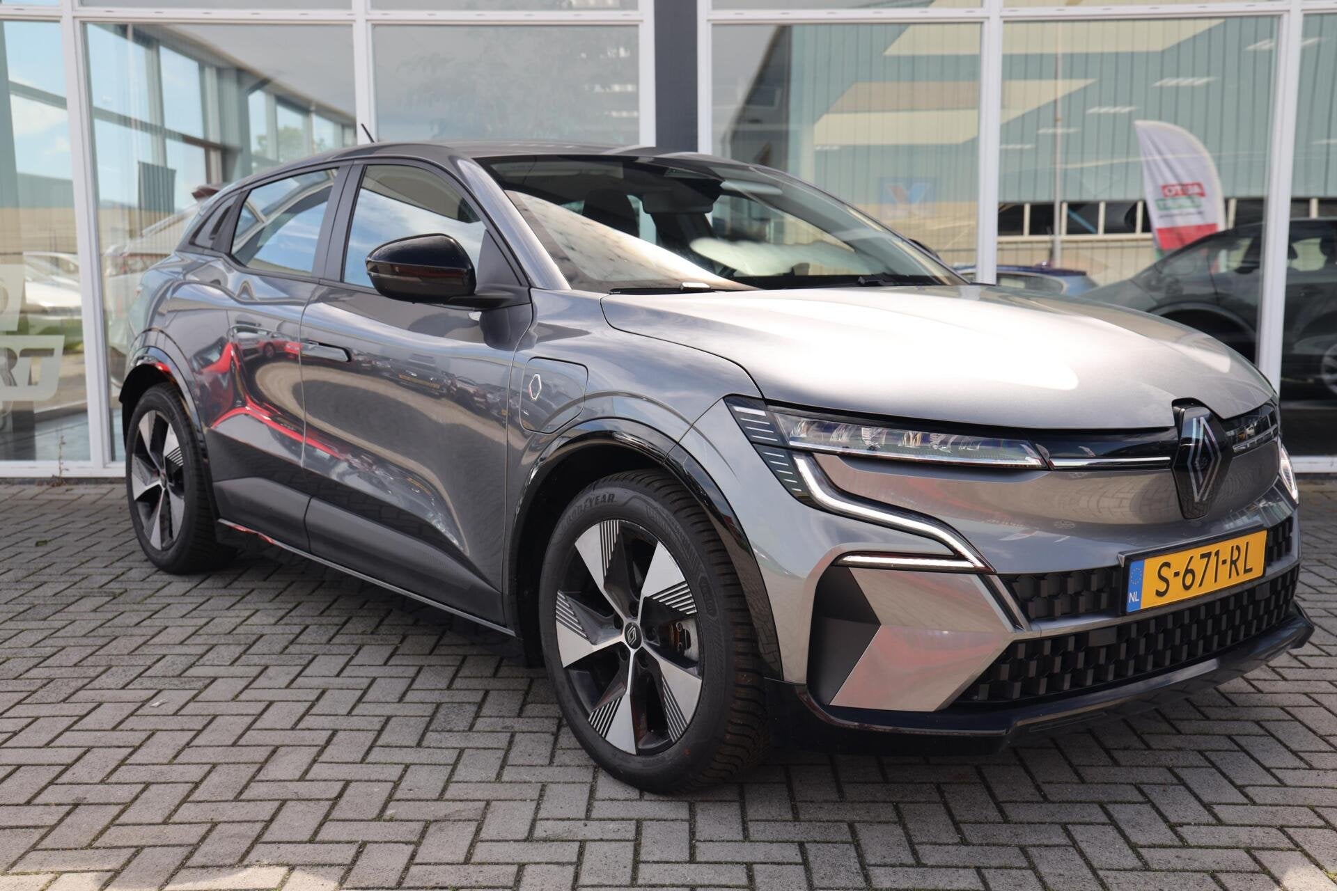 Renault Mégane E-Tech EV40 Boost Charge Equilibre|Camera|St, Stof, Gebruikt, 300 km, Met garantie (alle)