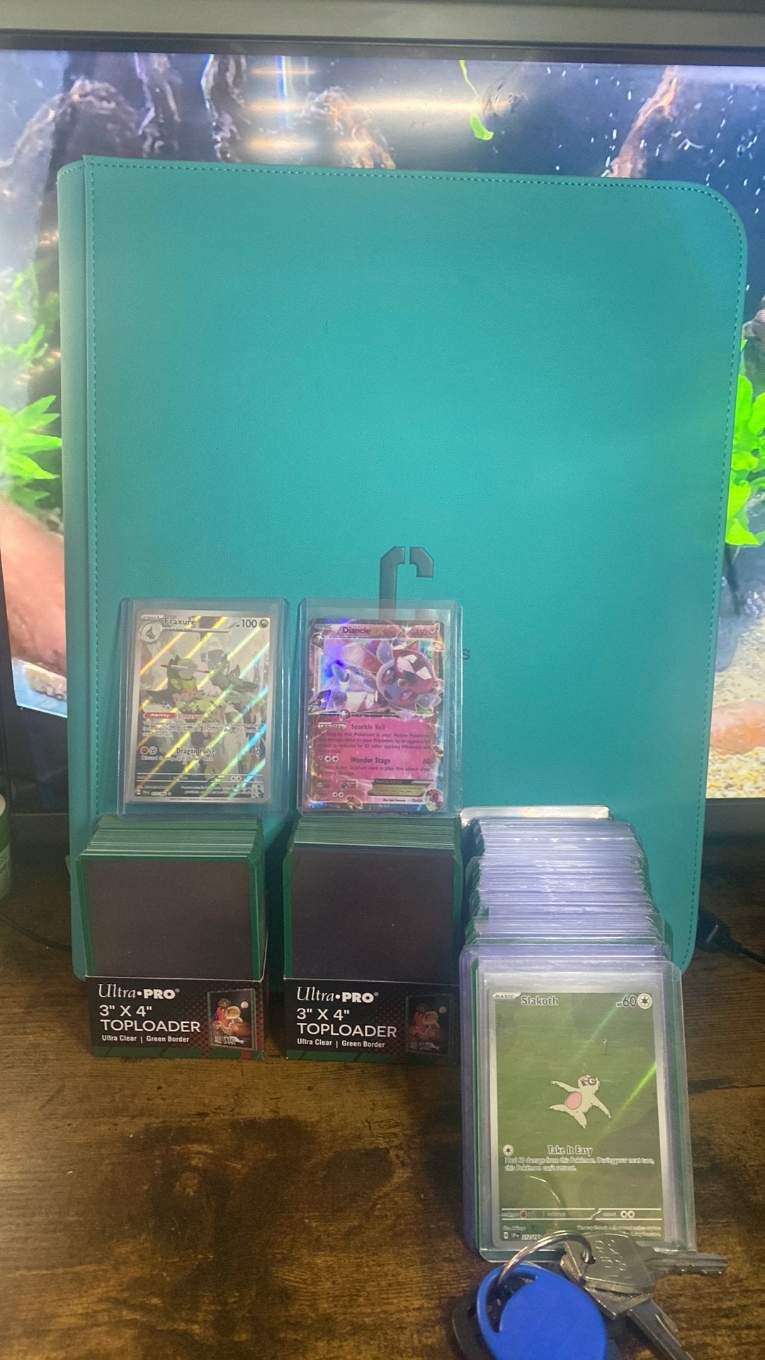 Pokemon kaarten collectie map + 200 kaarten, Hobby en Vrije tijd, Ophalen of Verzenden, Zo goed als nieuw, Meerdere kaarten, Foil