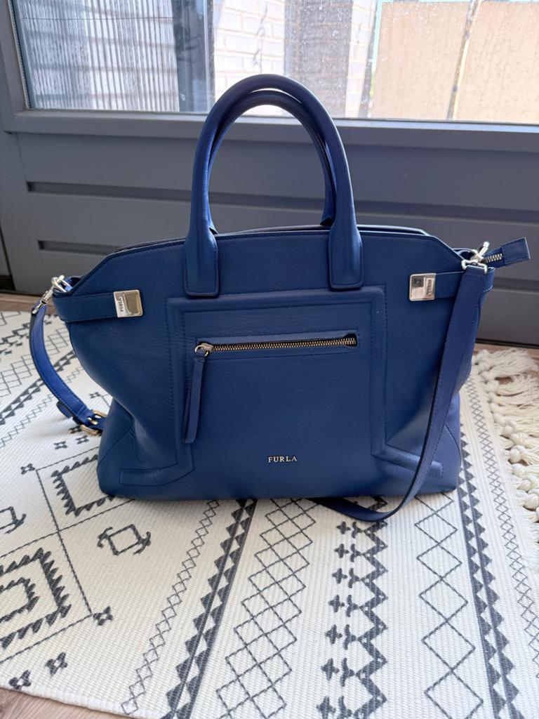 Originele Furla tas - Ruim en geschikt voor laptop, Ophalen of Verzenden, Zo goed als nieuw, Blauw, Handtas