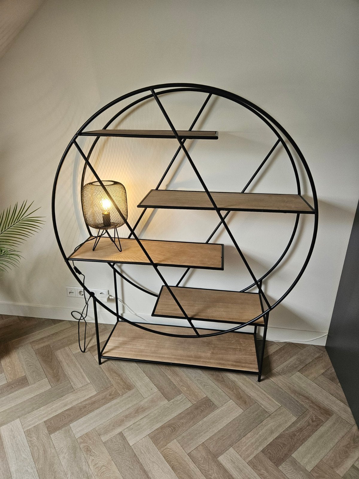 Uniek Rond Boekenkast/Wandrek met Houten Planken, Ophalen, Zo goed als nieuw