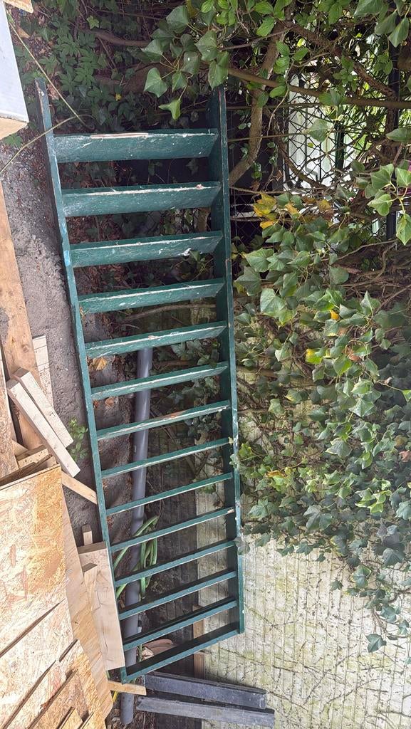 Houten molenaars trap 14 treden, Doe-het-zelf en Verbouw, Ladders en Trappen, Ophalen of Verzenden, Zo goed als nieuw, 2 tot 4 meter