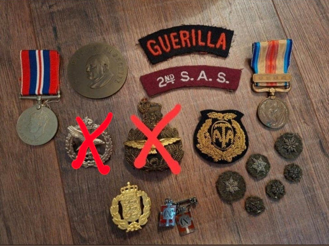 Lotje emblemen en medailles / RAF SAS AAC ATA / Japan, Verzamelen, Ophalen of Verzenden, Embleem of Badge