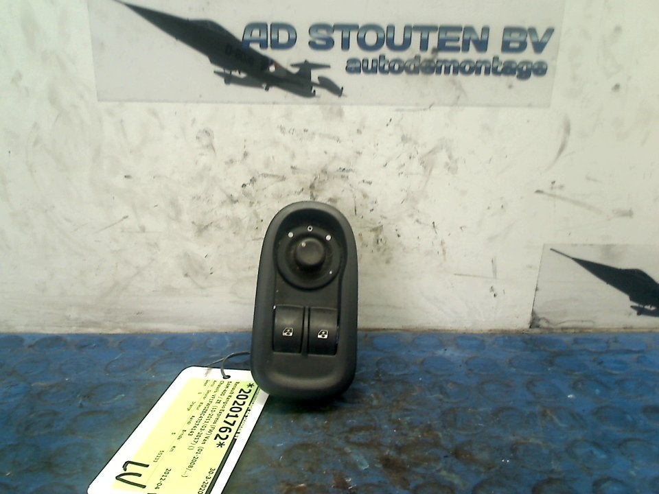 Raamschakelaar Links Voor Renault Kangoo Express (FW) 2012, Gebruikt, Renault Deutschland AG, Dialog.deutschland@renault.de, Peter-Huppertz-Straße 5, Köln 51063, , Duitsland