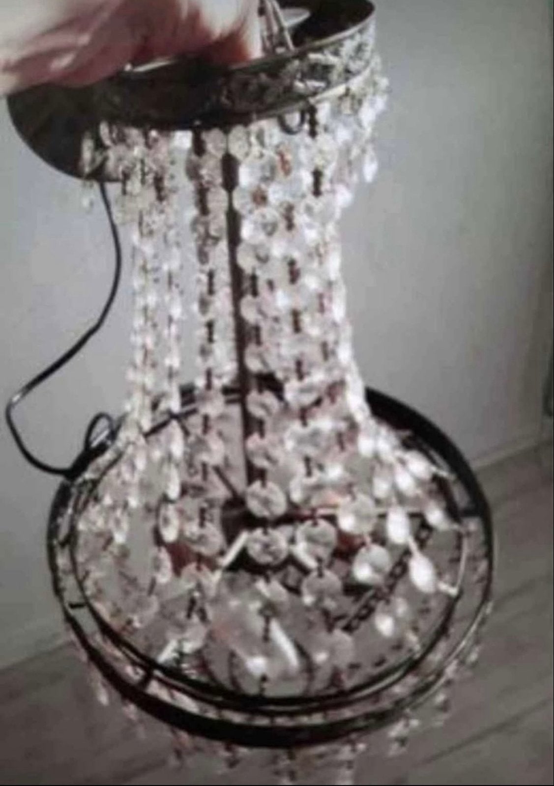 Elegante kroonluchter met glazen kralen, Huis en Inrichting, Lampen | Kroonluchters, Ophalen, Gebruikt, Glas, E27 (groot)