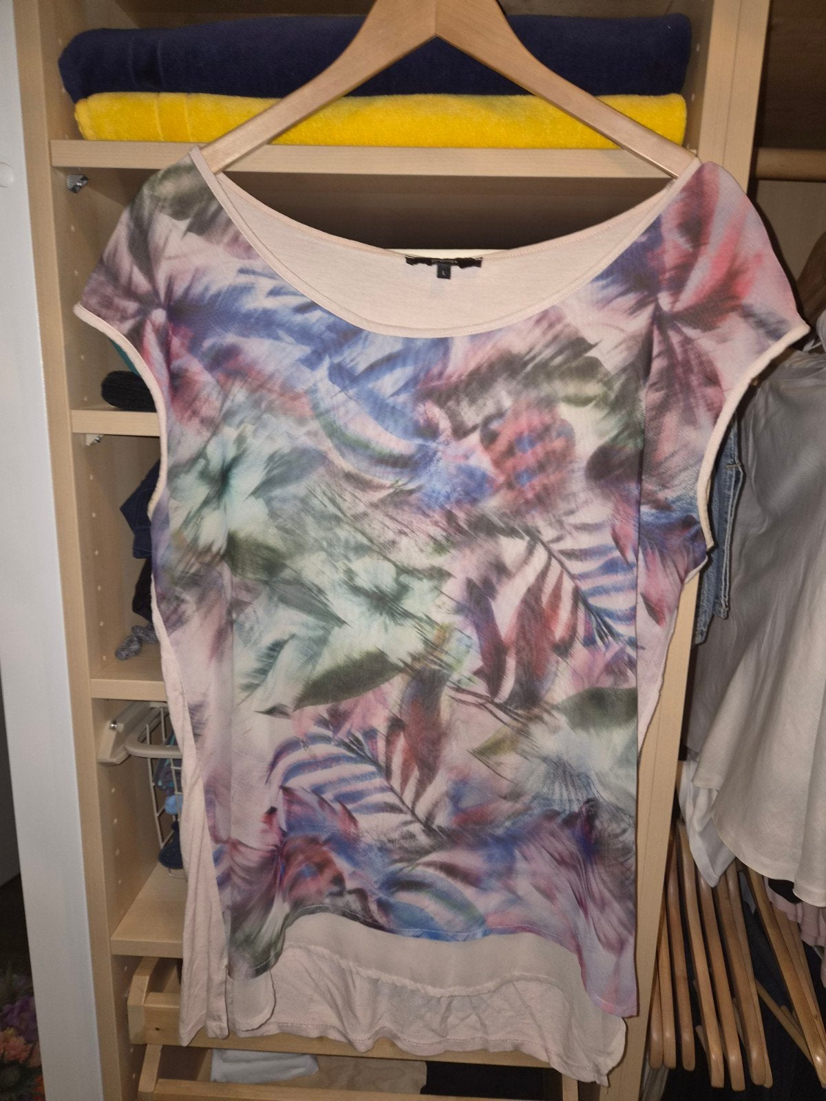 Promiss shirt maat L met kleurrijke print, Kleding | Dames, Promiss, Meerkleurig, Maat 42/44 (L), Ophalen of Verzenden