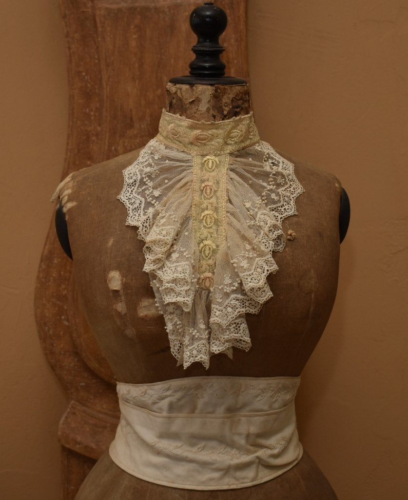 Oude Jabot."Uit Aletta's Tijd", Ophalen of Verzenden