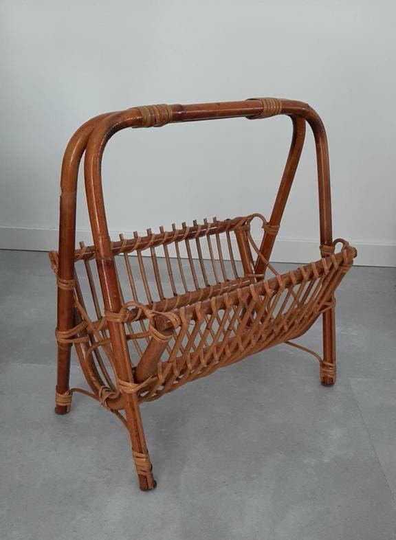 Rotan lectuurmand boho bamboe riet tijdschriften rek, Huis en Inrichting, Woonaccessoires | Krantenbakken en Lectuurbakken, Zo goed als nieuw