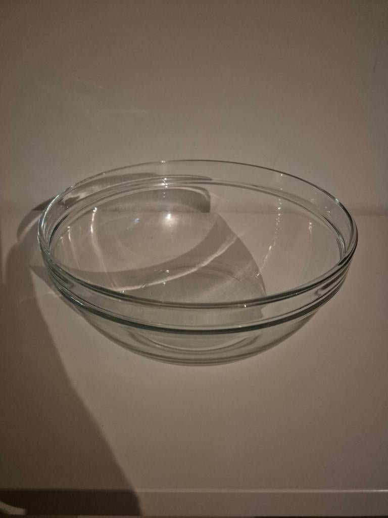 Schaal glas diameter 26 cm, Ophalen of Verzenden, Zo goed als nieuw, Rond, Glas