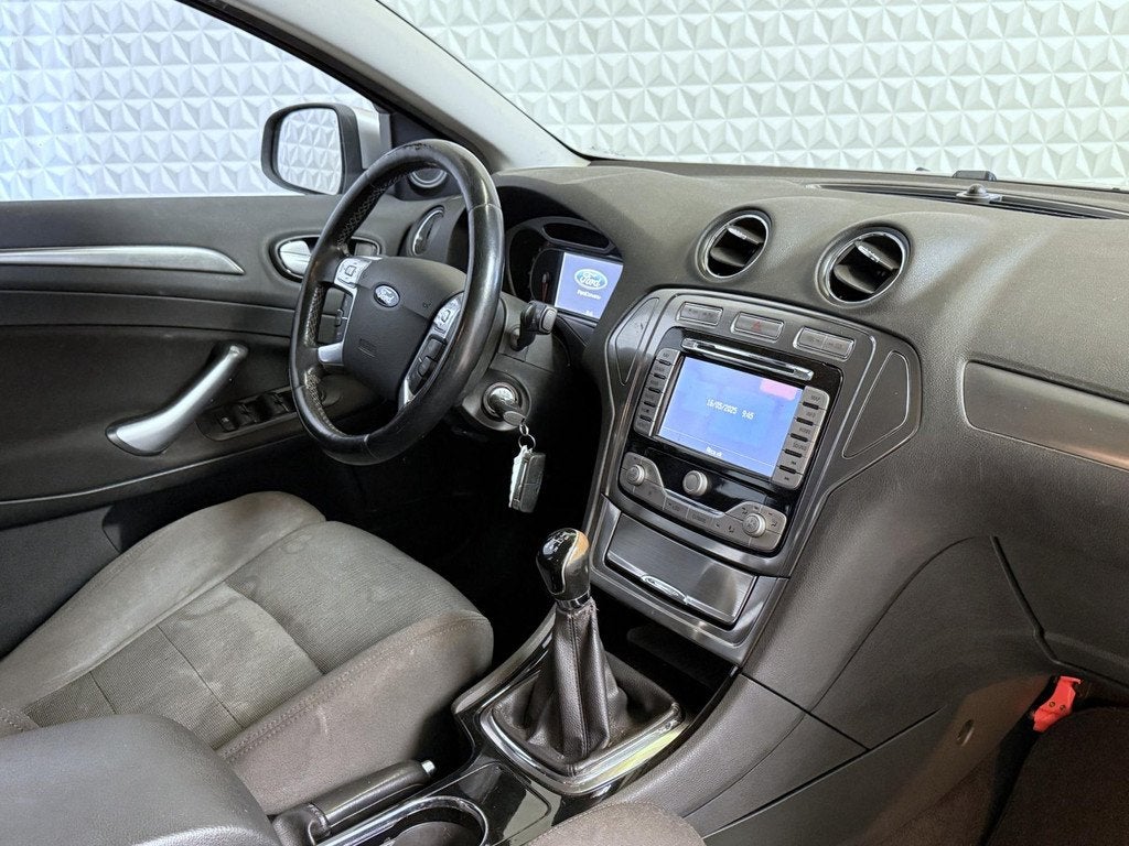 Ford Mondeo Wagon 2.0-16V Titanium FlexiFuel / EXPORT (2009), Auto's, Ford, Stof, Gebruikt, Mondeo, Origineel Nederlands