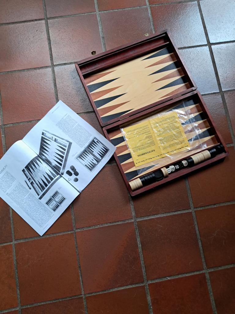 Backgammon in mooie opbergdoos - Nooit gebruikt, Een of twee spelers, Ophalen of Verzenden, Nieuw