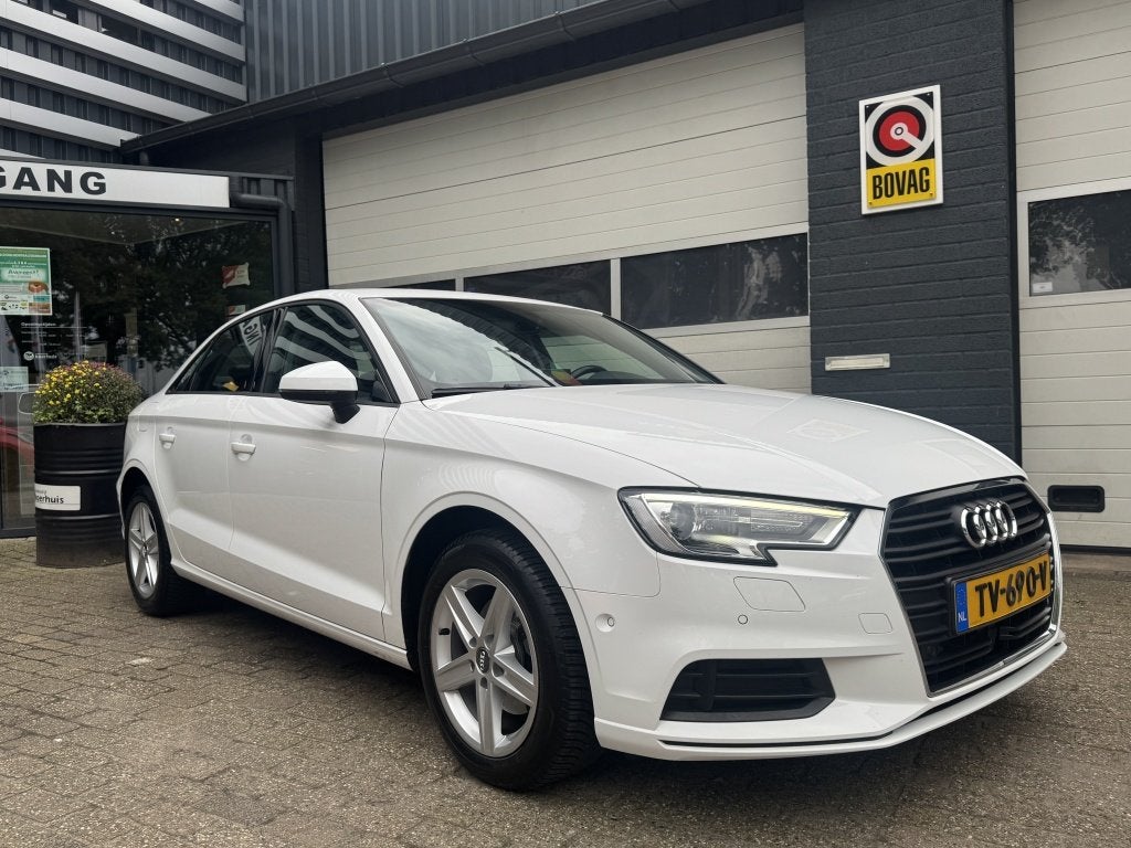 Audi A3 Limousine S-Line Leer/camera/ada 30 TFSI (bj 2018), Auto's, Gebruikt, Euro 6, Bluetooth, 116 pk