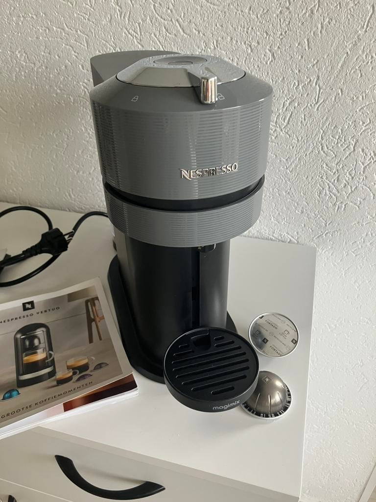 Nespresso machine, Gebruikt, Espresso apparaat, Ophalen of Verzenden, 1 kopje