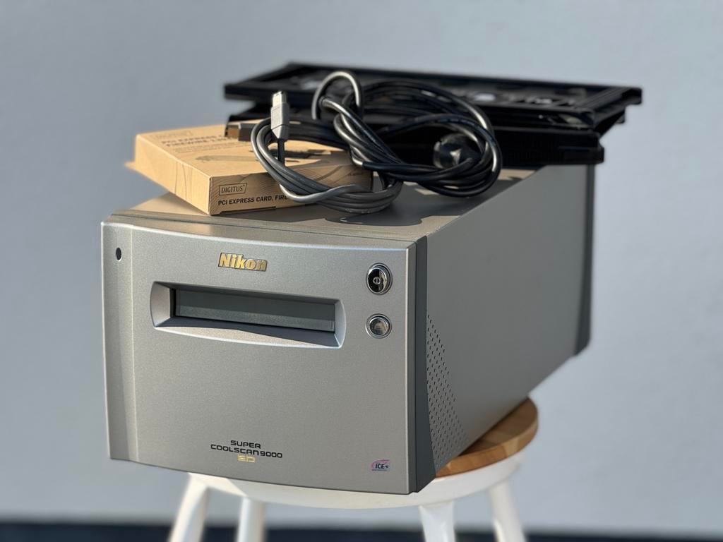 Nikon Coolscan 9000, Computers en Software, Scanners, Ophalen of Verzenden, Zo goed als nieuw, Fotoscanner, Windows