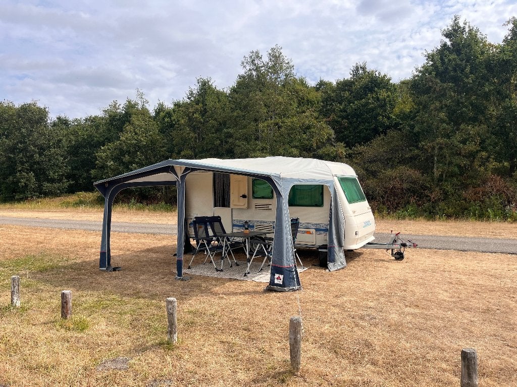 Adria Unica A 390 DS – 1999 – compleet en goed uitgerust, Caravans en Kamperen, Standaardzit, Particulier, Adria, 500 - 750 kg