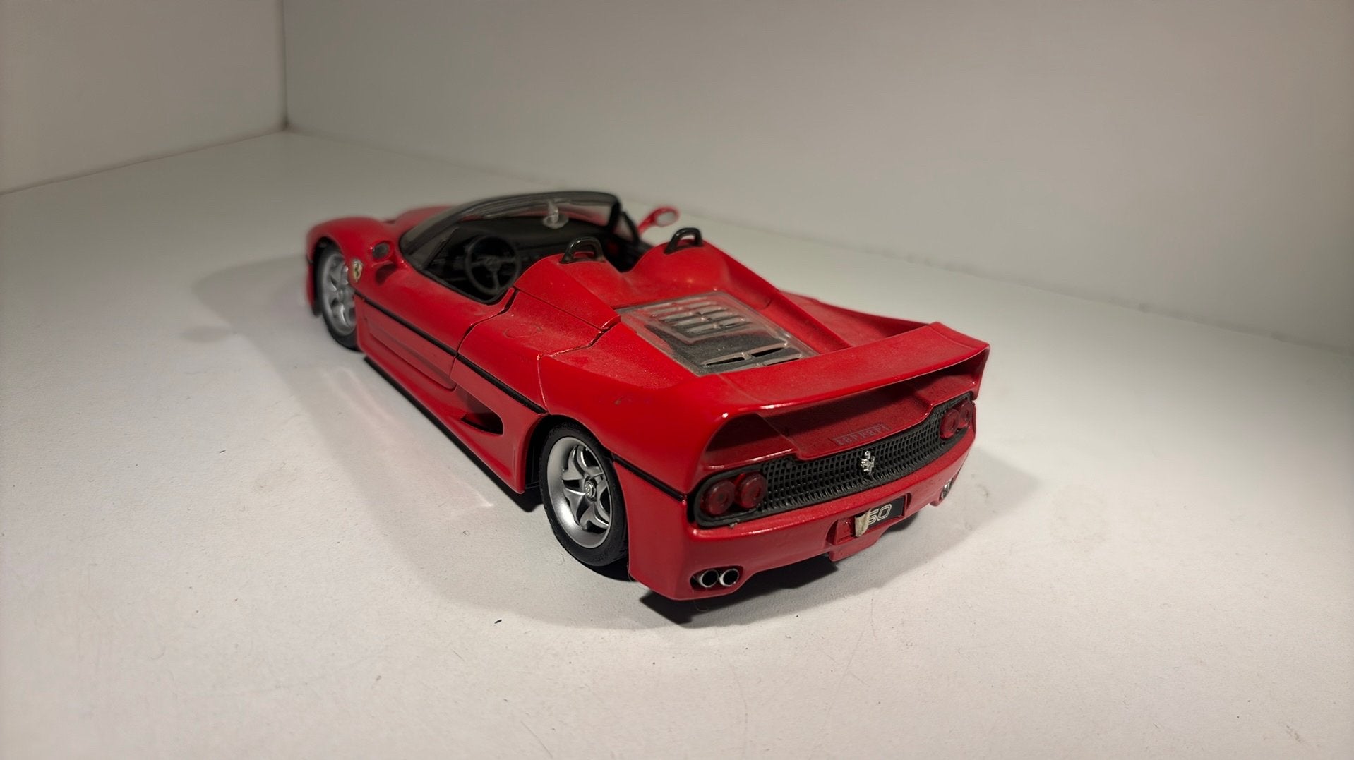 Ferrari f50 spyder maisto 1.24, Hobby en Vrije tijd, Modelauto's | 1:24, Maisto, Ophalen of Verzenden, A, A