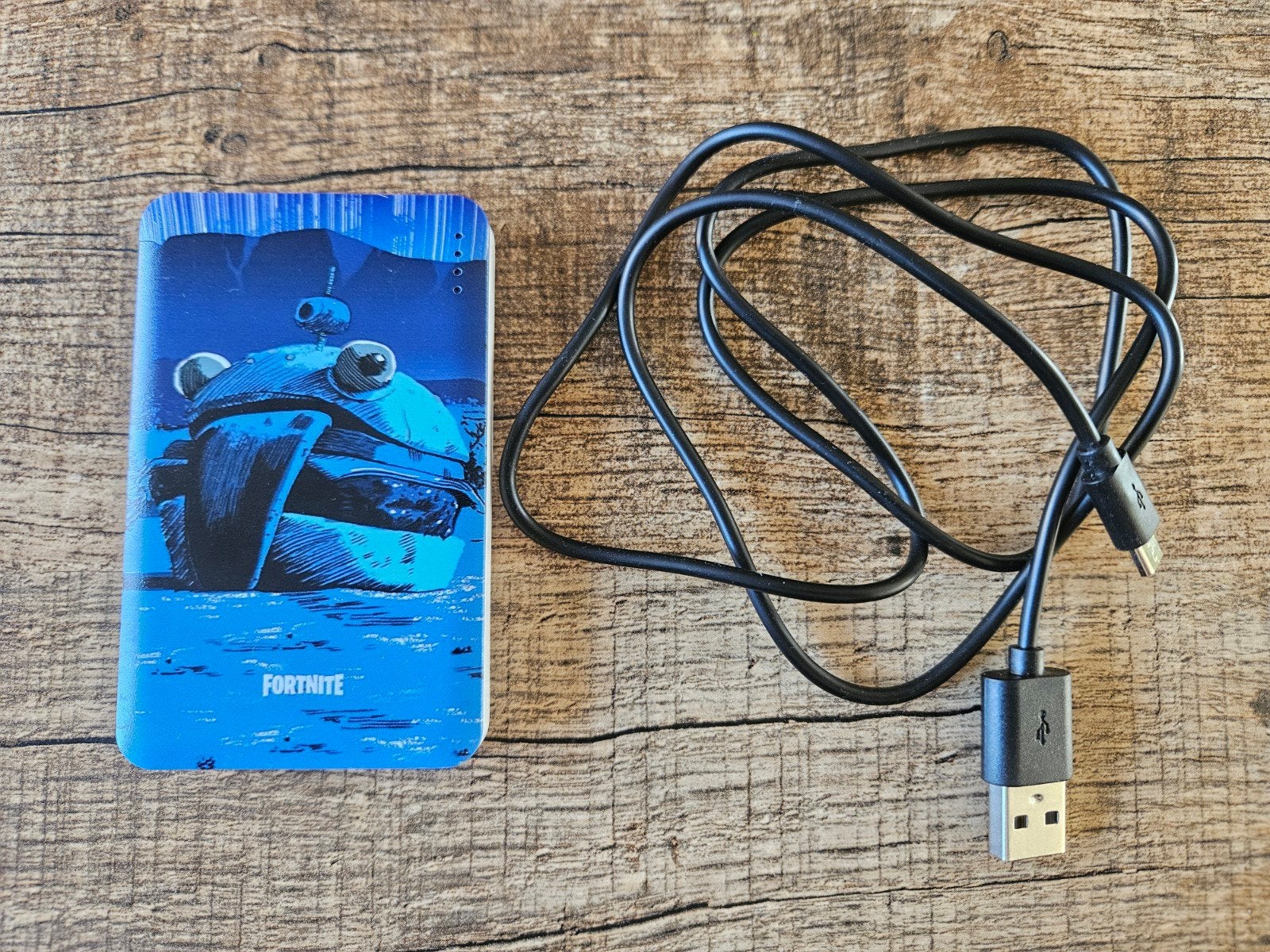 POWERBANK VAN FORTNITE, Ophalen of Verzenden, Zo goed als nieuw