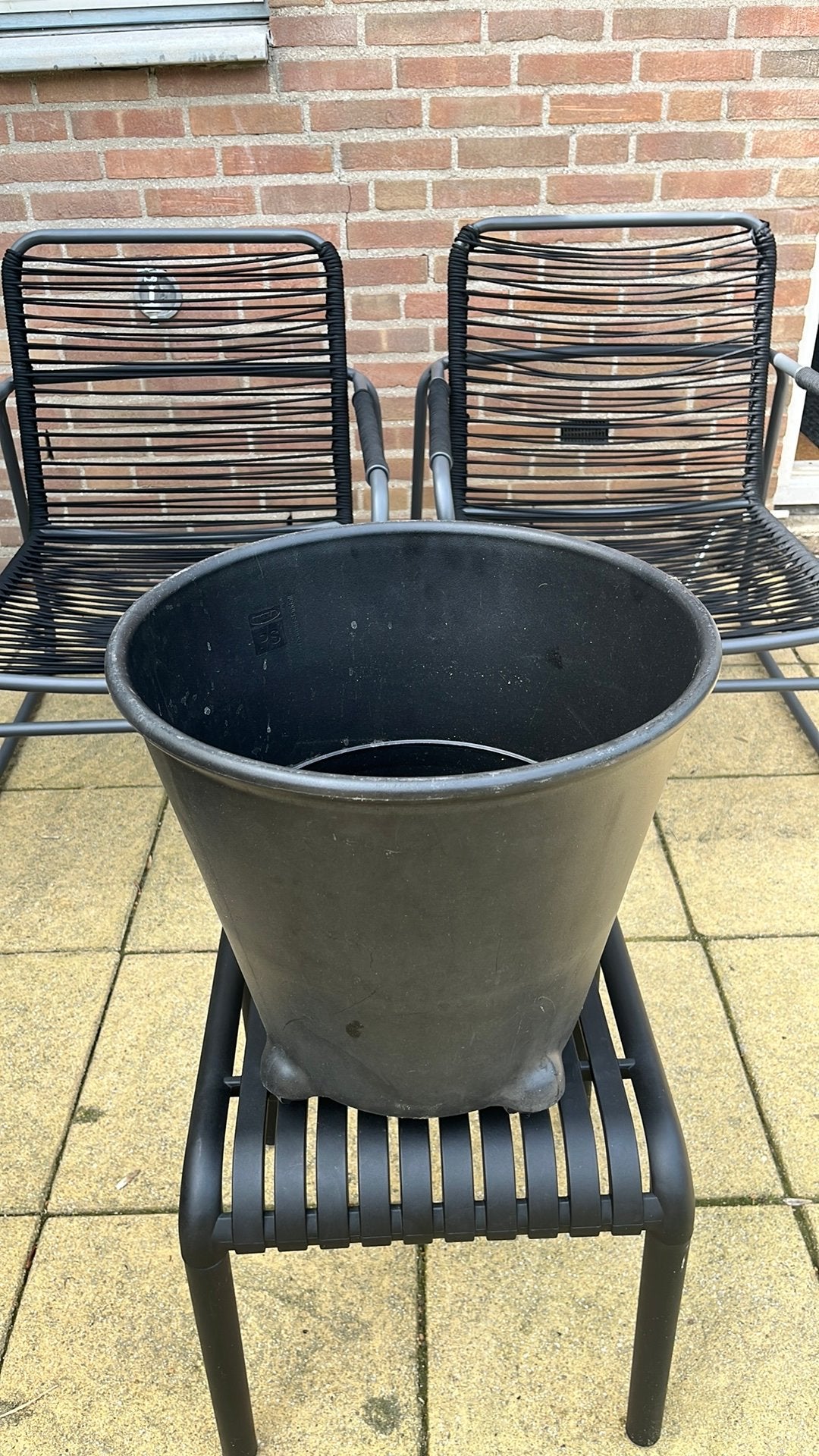 Bloempot op wieltjes,zwart waterdicht ,gebruikt ., Ophalen, Rond, Kunststof