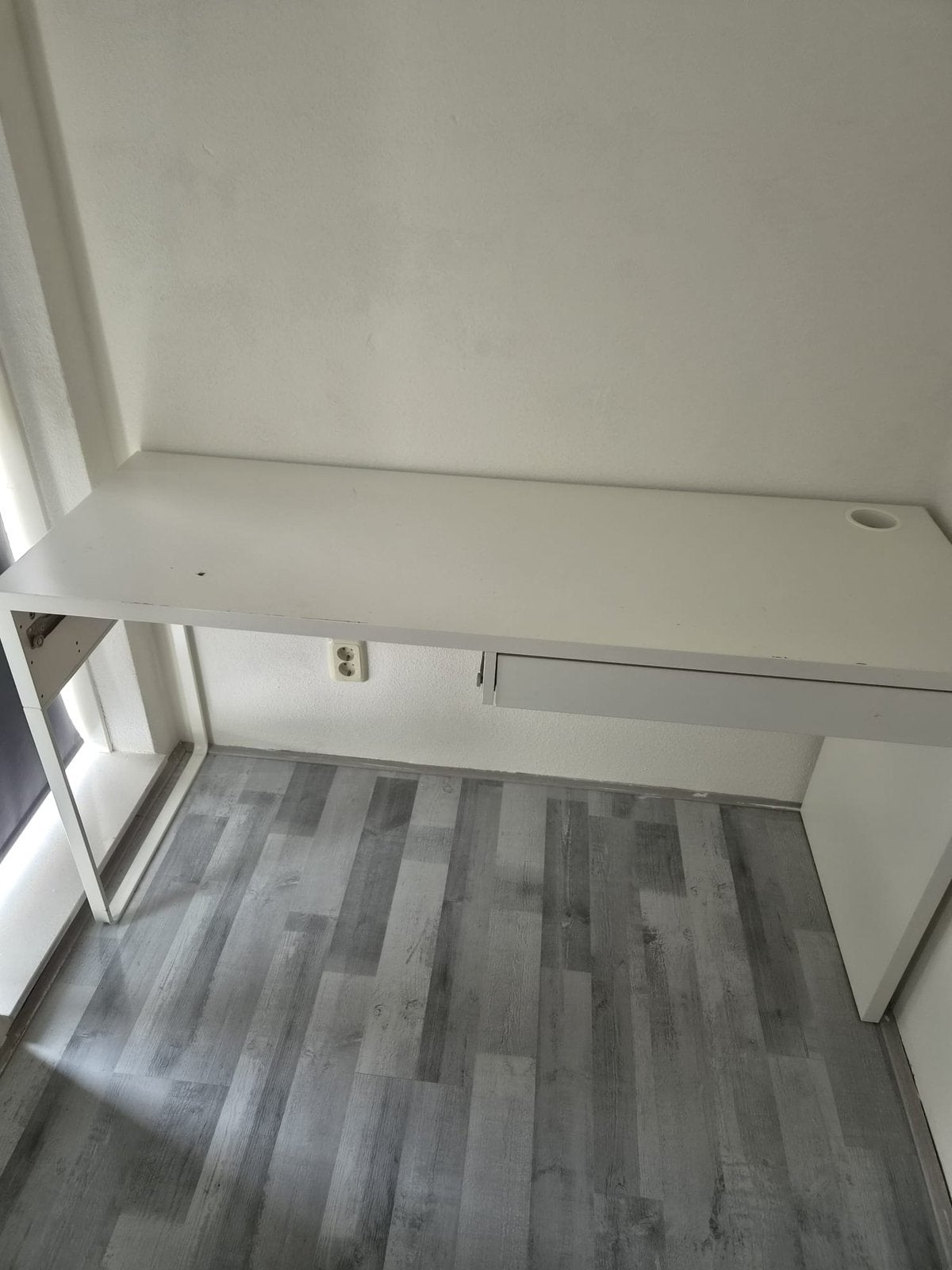 Eettafel met stoelen, computer bureau  gratis ophalen, Enschede